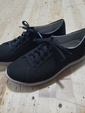 Dansko Women's Black Low-Top Lace-Up Sneakers Genuine Leather NWOT